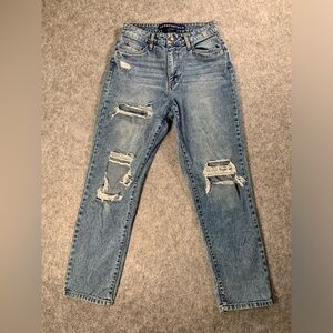 Aeropostale Women’s Light Blue Relaxed Denim Jeans